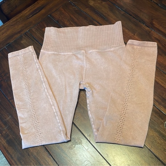 SOLD OUT Free People Movement Good Karma Leggings XS/S - Picture 3 of 10